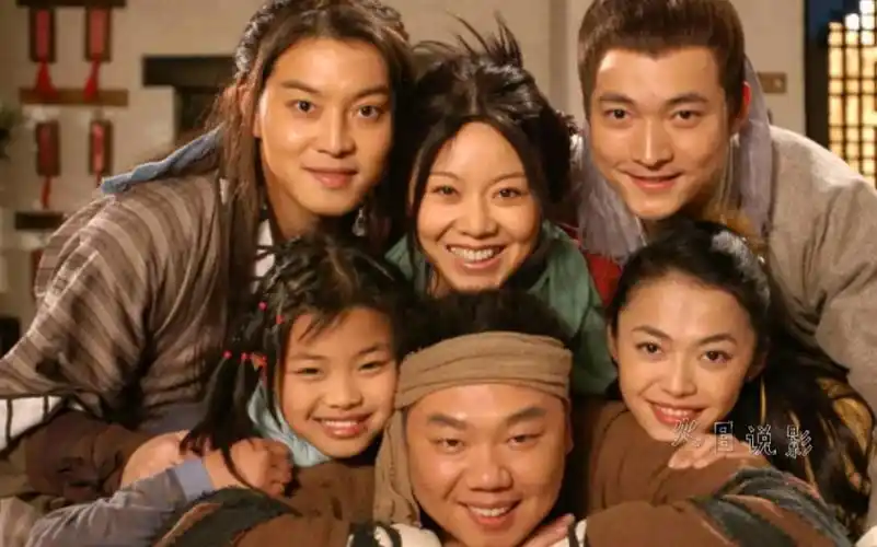 《武林外传》杀青拍剧照闫妮,沙溢把c位让给饰演李大嘴的姜超