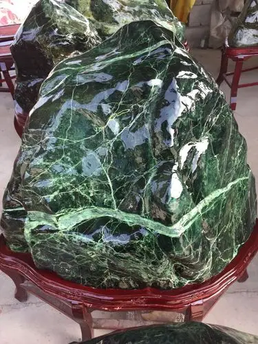 精美泰山玉原石把件赏欣