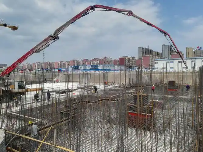 第一栋主楼筏板混凝土浇筑