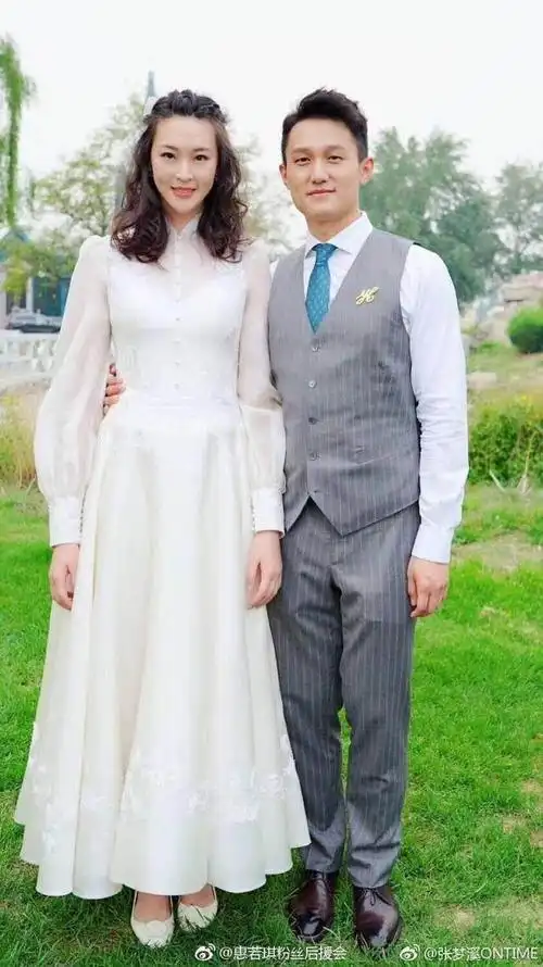 师徒情深我们又少了一个队长郎导在爱徒惠若琪婚礼上落泪