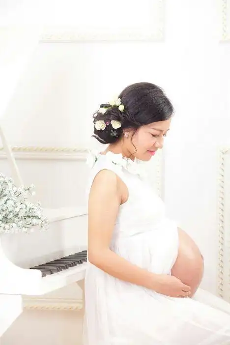 双胞胎的超大肚肚孕照