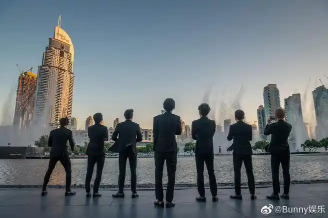 真的很爱exo的一些集体照!一直在一起走花路吧