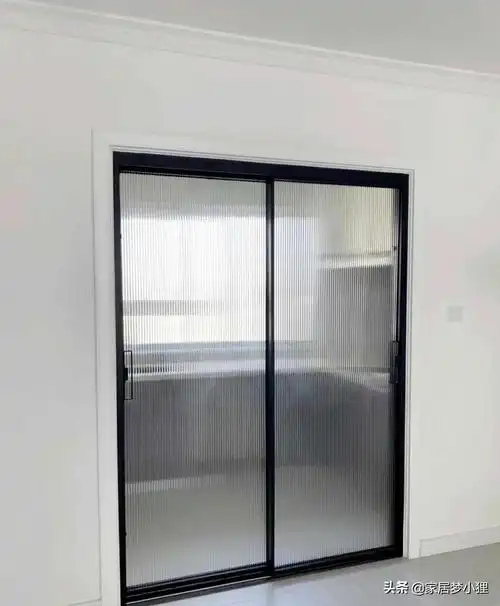 厨房推拉门像拉磨?注意这五点省钱不踩坑