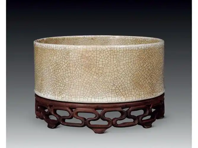 清乾隆哥釉洗(连座)