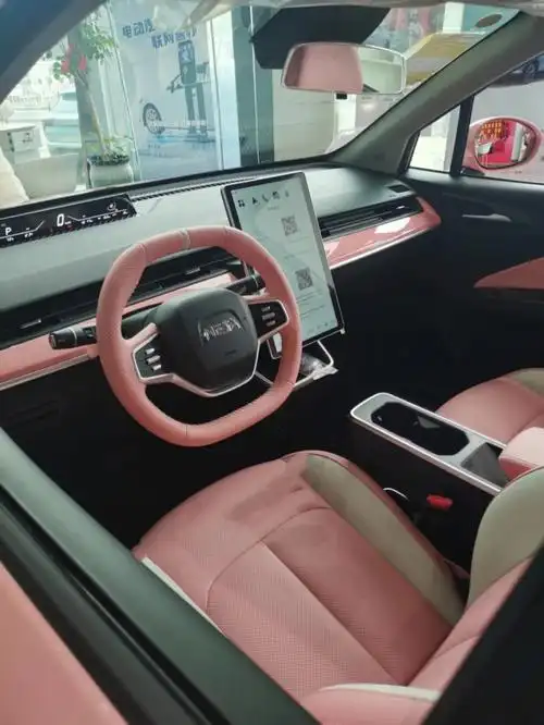 中控屏真的大,回头率超高的一款家用车98