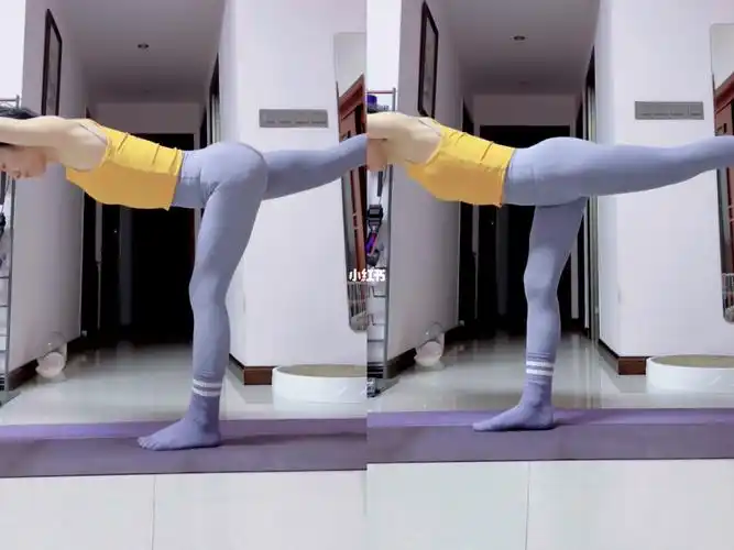 战士三式变体半月式,加强背部和腿部肌肉力量.