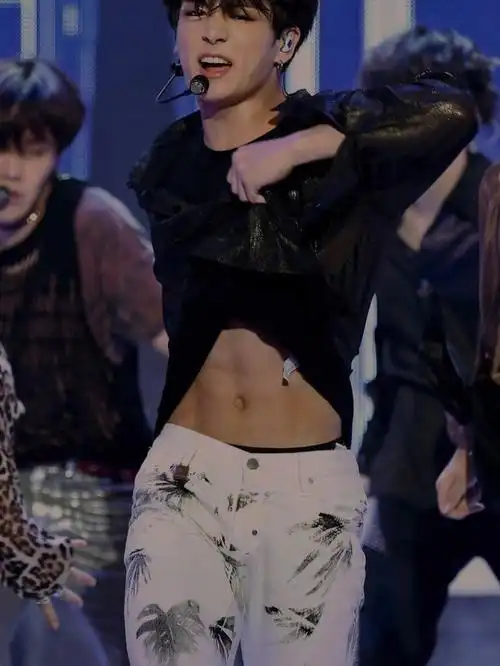 甜酒果的腹肌大放送