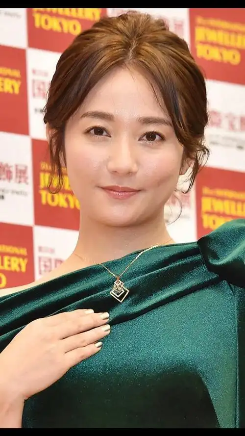 木村文乃首登日本时尚杂志《inred》4月刊封面,尴尬肥初显