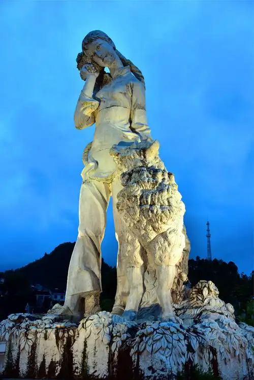 【首发】在边城慢下来