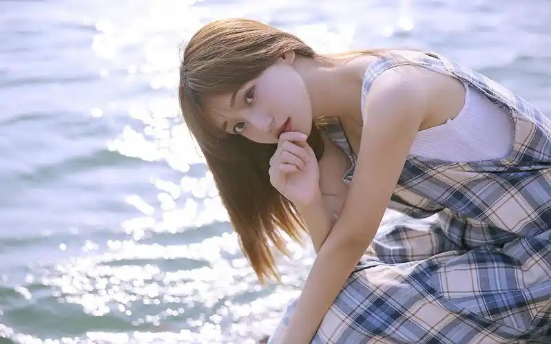 长发知性美女海边唯美清纯白皙靓丽梦幻写真