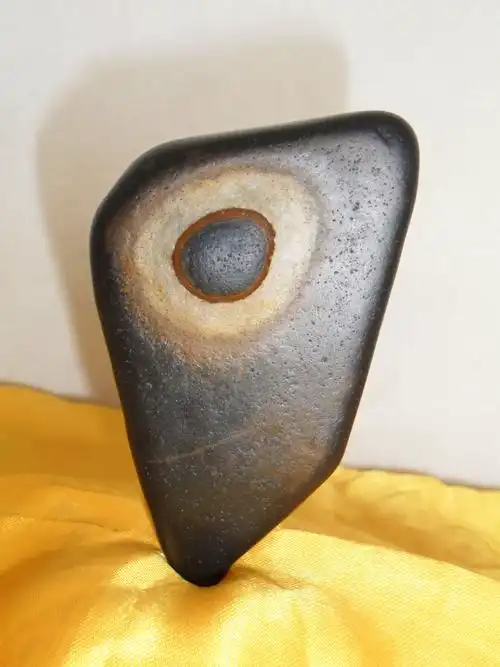 滦河黑珍珠石-儿立之年 - 奇石交易网