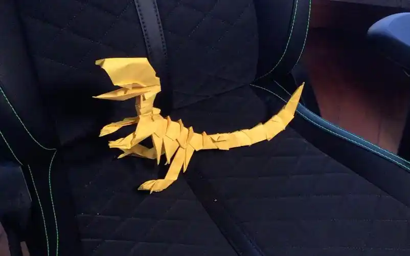 折纸展示,迅猛龙骨骼