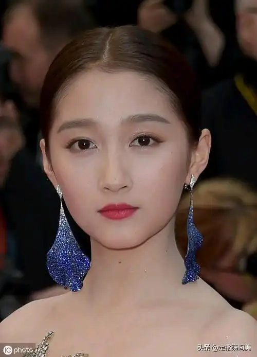 关晓彤|一张并不"国民闺女"的脸,这个人设应该停一_圈子-新氧美容整形