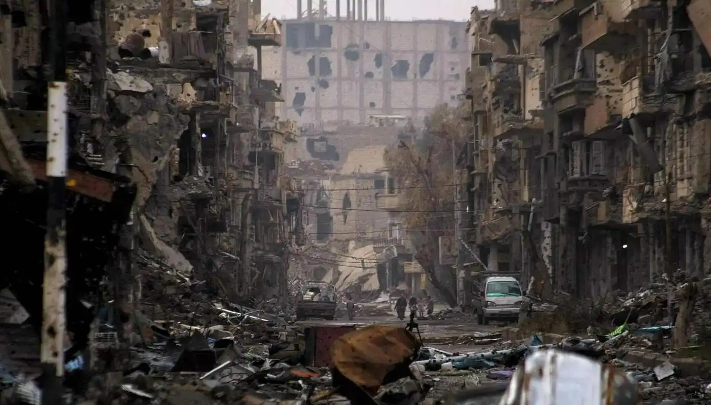 以色列突然发动战争邻国首都遭猛烈轰炸伤亡太惨重