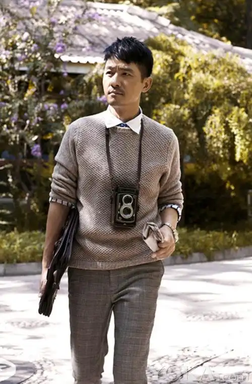 郭晓冬街拍打造"大叔时尚"