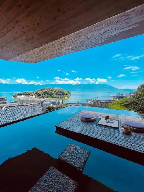 大理民宿270度洱海海景房