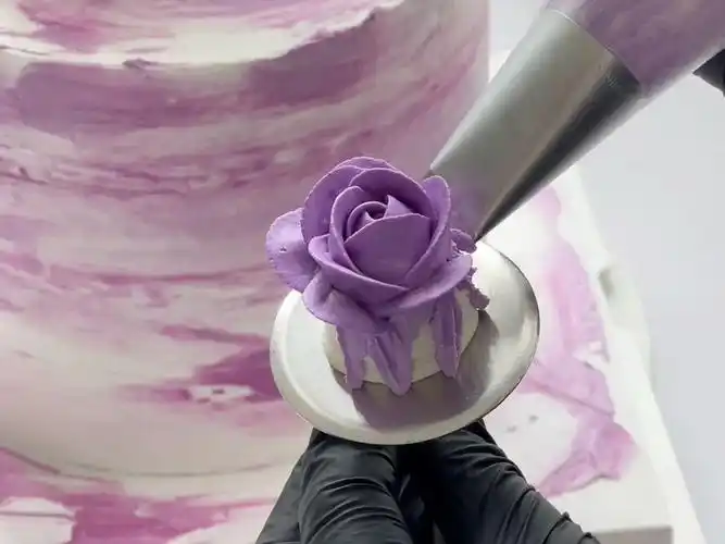 分享奶油霜玫瑰裱花的挤法!