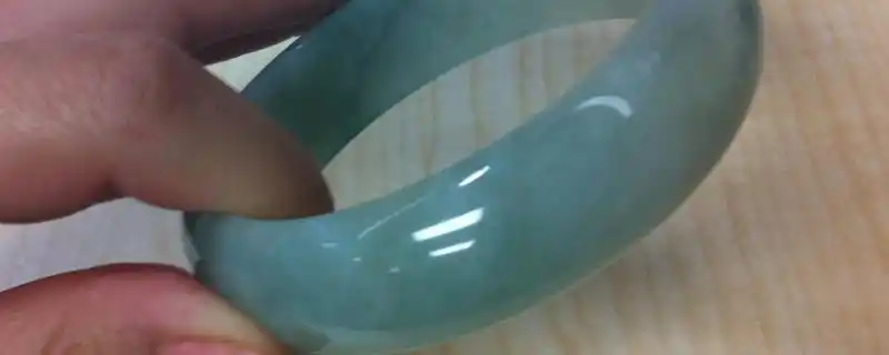 糯种翡翠苍蝇翅特征