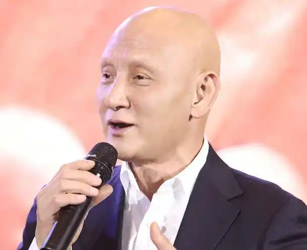 恶人专业户杜玉明罕曝近况62岁劲头似小伙标配光头仍霸气