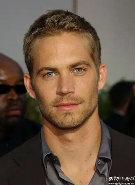 布莱恩奥康纳 帅的图片能帮我找吗 我只找到了一个 拜托了