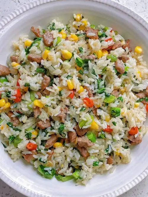 低脂健康又美味的牛肉菜心炒饭～