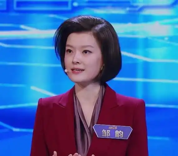 今年《主持人大赛》的选手,相较于2019年差距还是很明显的,没有邹韵