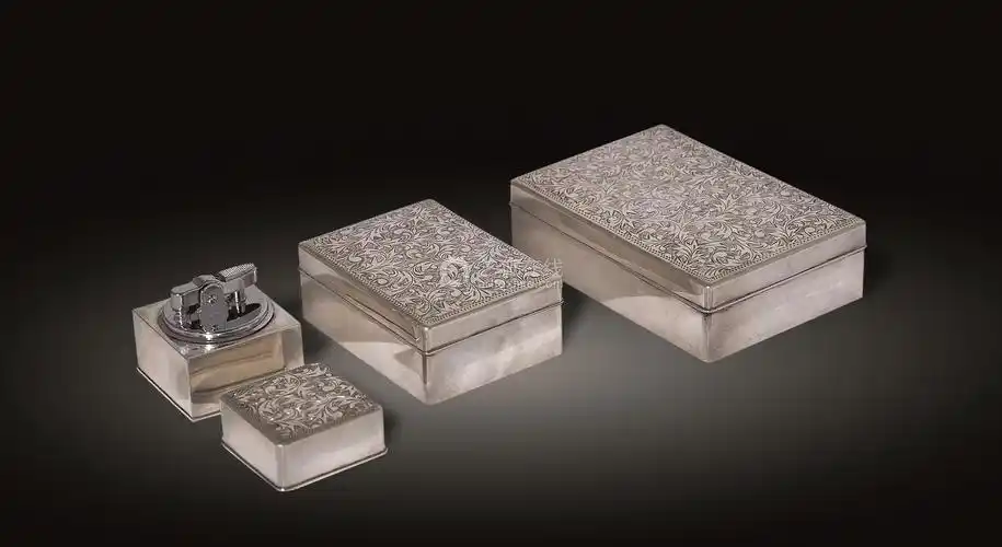 lot.33268英国银制烟盒 (三件)