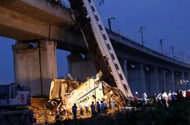 事故,只因一个低级错误,造成40人遇难172人重伤|南站|高铁|小伊伊