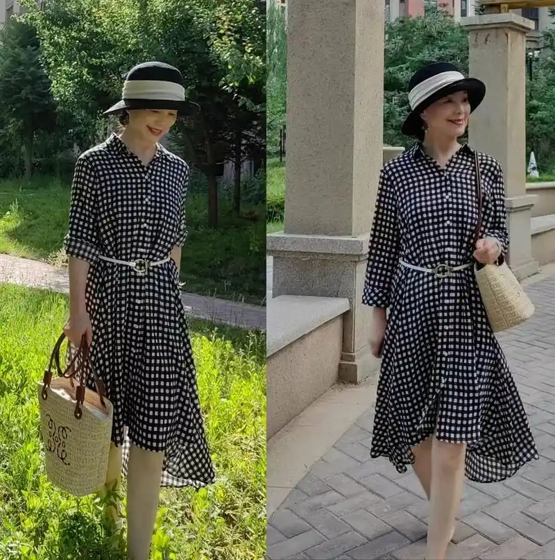 60岁女人穿衣不要油腻感!学会这些裙装搭配,优雅减龄显大方