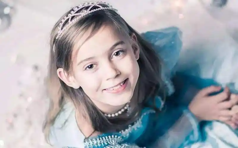 女生在学校脱内衣内裤,女生学校藏手机能塞内衣里吗