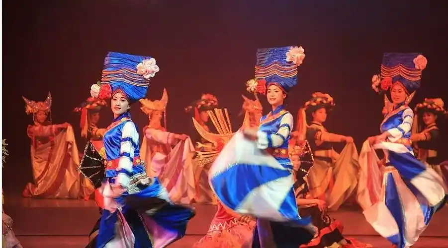 大型云南少数民族歌舞《远方的客人请你留下来》