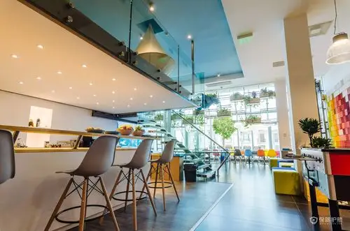 创意办公室茶水间装修效果图