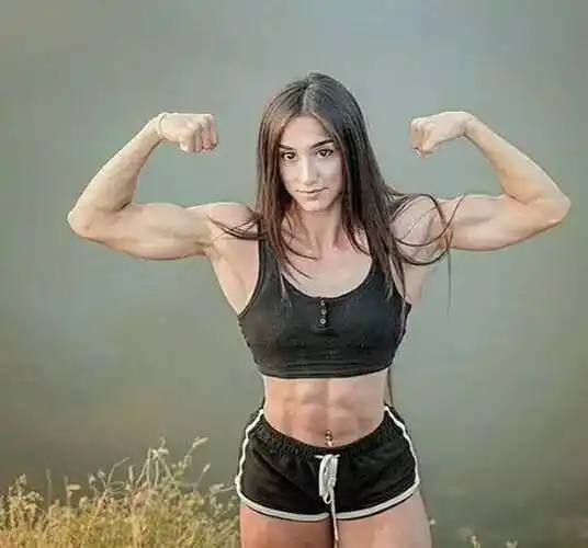 艾希_健身_肌肉