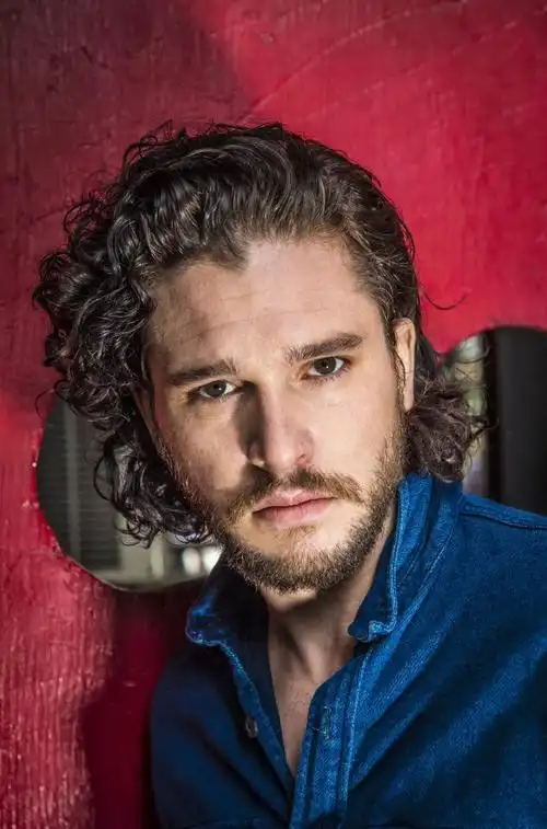 基特哈灵顿养眼街拍写真图片