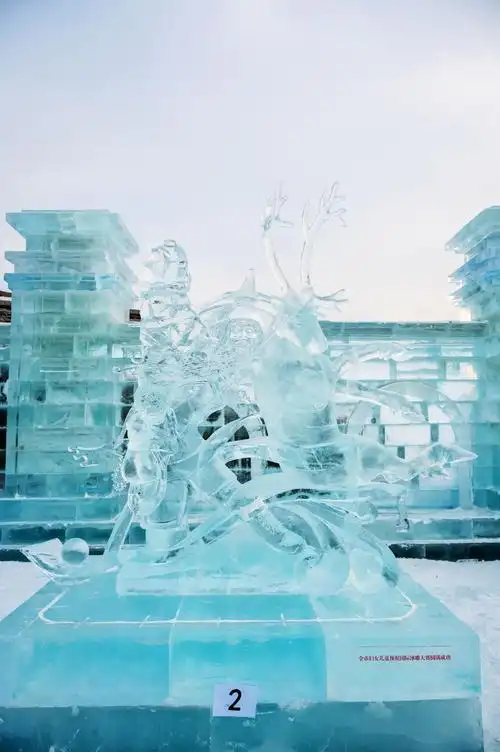 第三十五届中国哈尔滨国际冰雕比赛二等奖分别为俄罗斯雅库茨克一队的