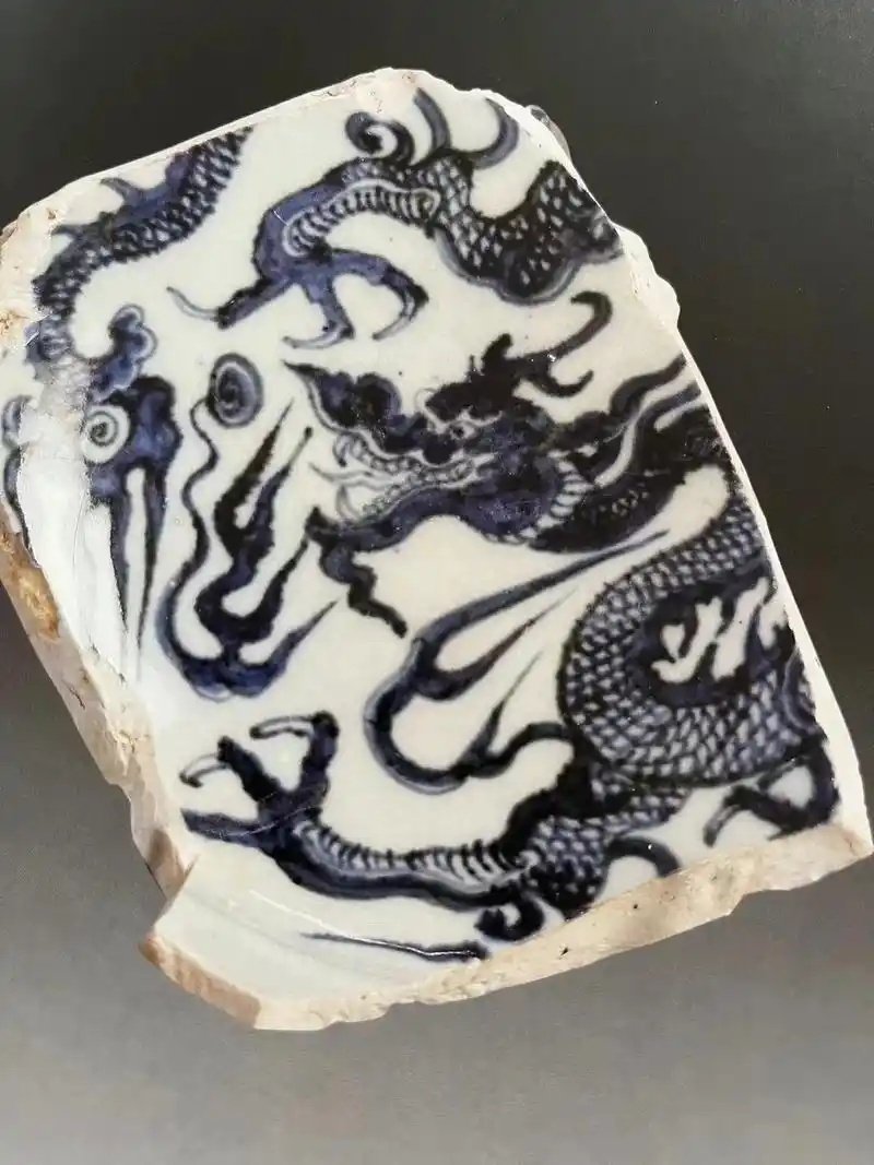 元青花 老瓷片#人物图 #釉里红 - 抖音