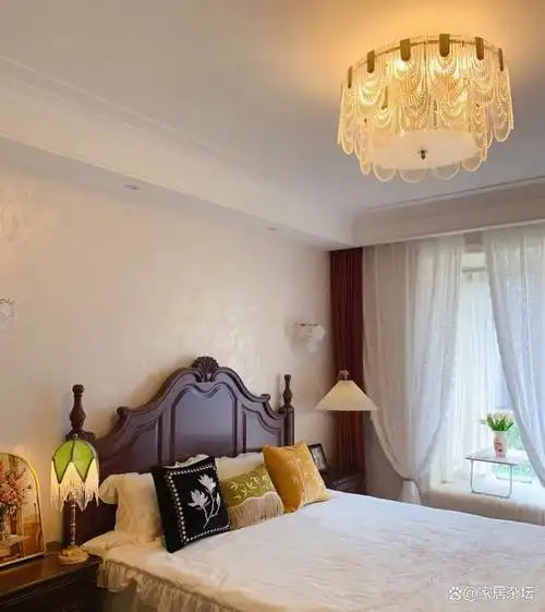 这是目前最流行的这种方案,无论是客厅又或者是卧室,书房,都可以刷