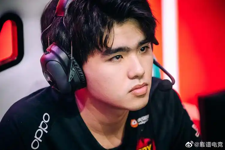 直白安利!林炜翔侧颜的神!