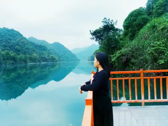 你在桥上看风景,看风景的人在桥上看你,是什么意思?