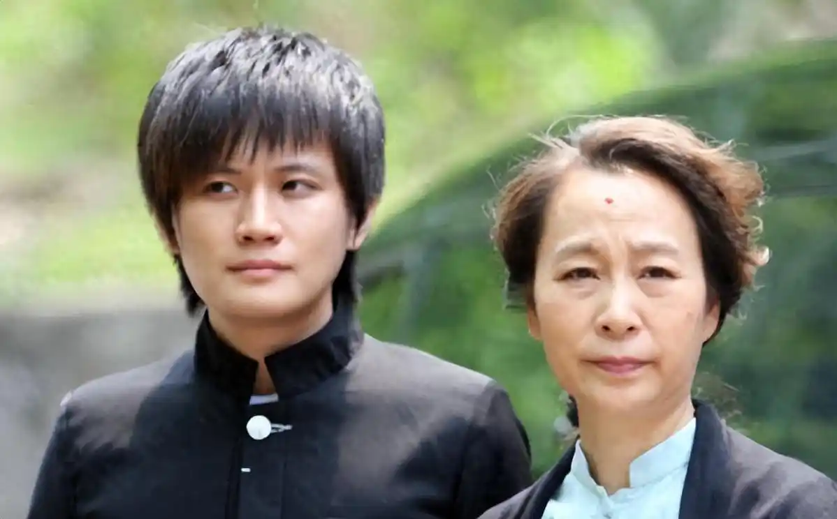 回顾国家一级演员奚美娟晚年被前夫诋毁儿子是她最大的骄傲