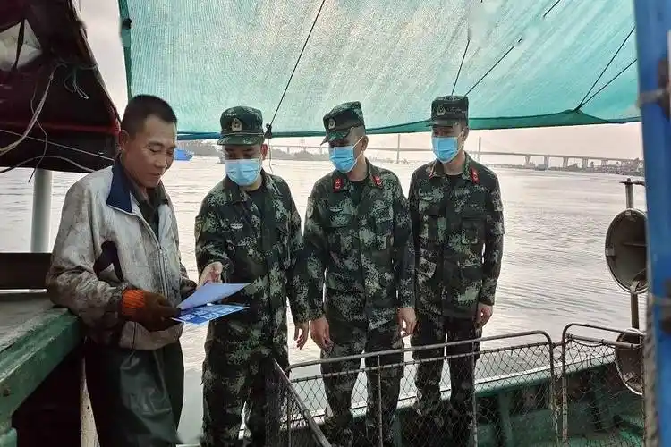 海南海警局开展台风"雷伊"防范工作_宣传_渔船_部署