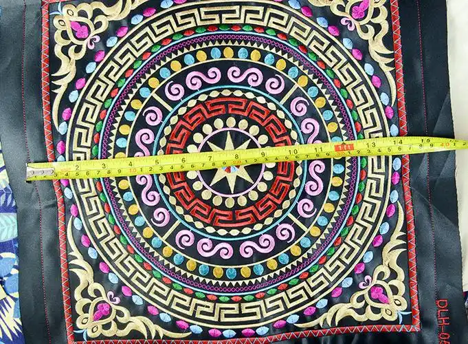 广西壮族铜鼓图案刺绣diy特色民族包服装饰品绣花铜鼓