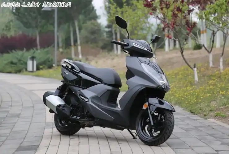 三阳fnx150踏板小钢炮准新车