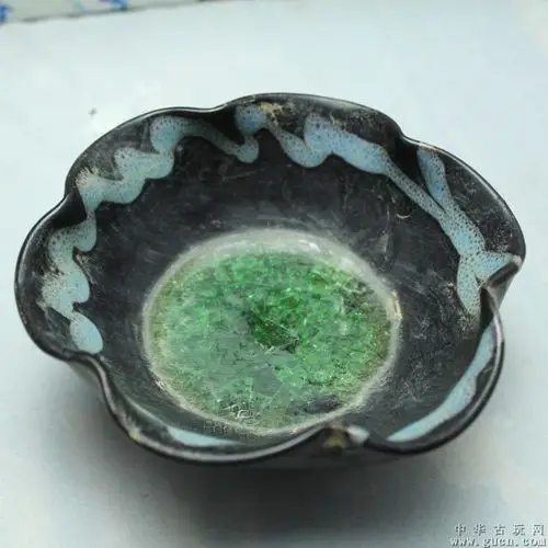 吉州窑玛瑙釉花口碗