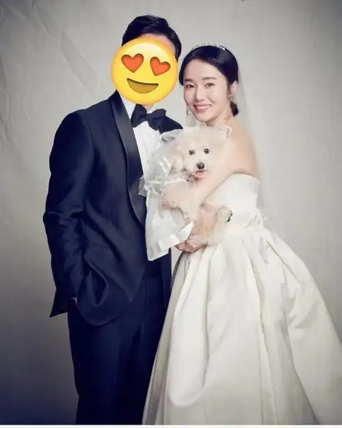 李贞贤庆结婚一周年 晒与圈外老公甜蜜婚纱照