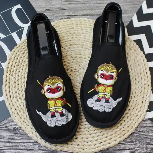 情侣春款手工刺绣孙悟空布鞋男女小白鞋社会学生一脚蹬懒人鞋启如