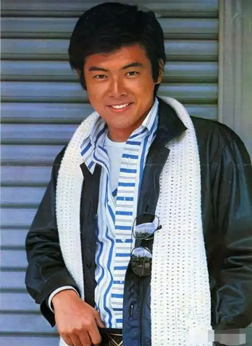 三浦友和年轻又帅又潮夹克喇叭裤衬衫西裤照穿干净时髦