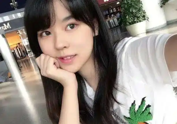 这也证明了网红颜值这种东西只能蒙骗一时,但假的终