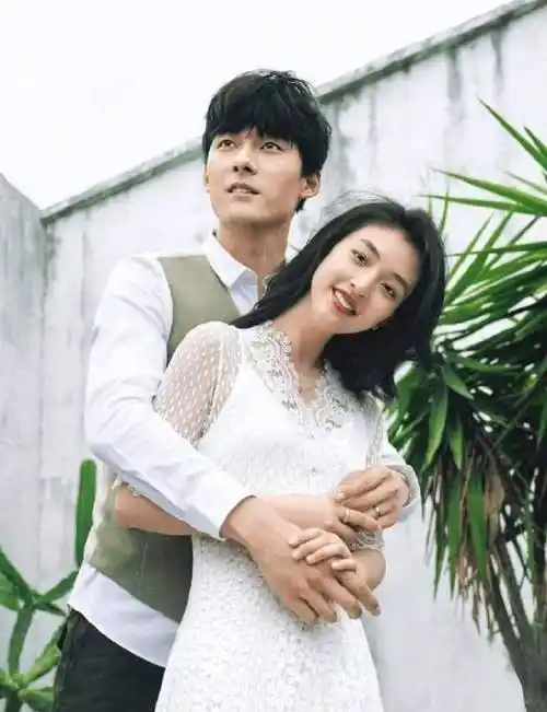 吴倩最新素颜照曝光,网友纷纷质疑其秘密产子:果然当妈使人憔悴_分析