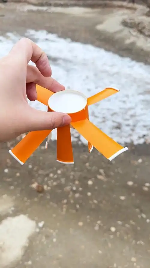 用一次性纸杯,做个好玩的纸杯飞行器,带小朋友动手试试吧